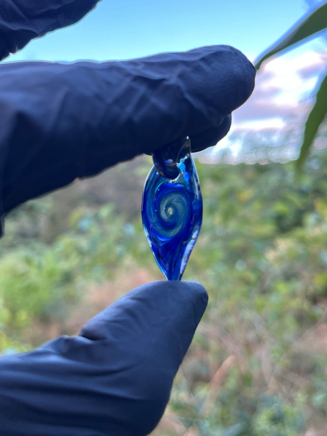 Jims Glass Blowing Chaos Leaf Pendant - Cobalt/Silver Fume