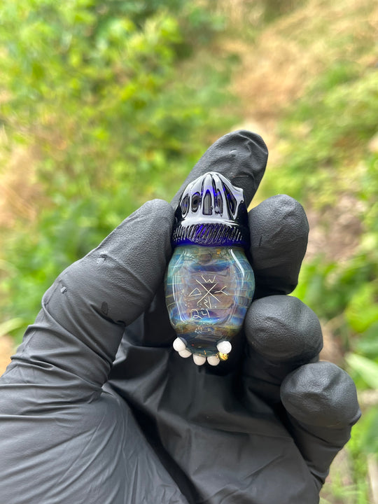 Wyrdglass Skull Beanie Pendant Gold Tooth - Nightshade/Cobalt