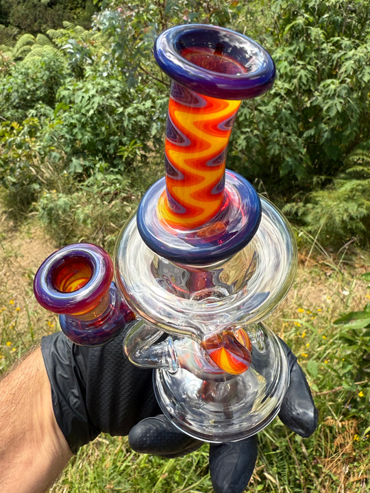 Uzzi Glass Wigwag Donut Recycler - Amber Purple/Amber Purple To Fire