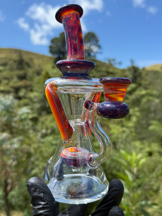 Uzzi Glass Wigwag Donut Recycler - Amber Purple/Amber Purple To Fire
