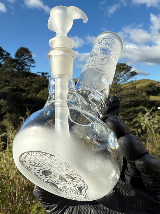The Glass Bandit Beaker With Stem - Clear/Blasted/Gold Fumed