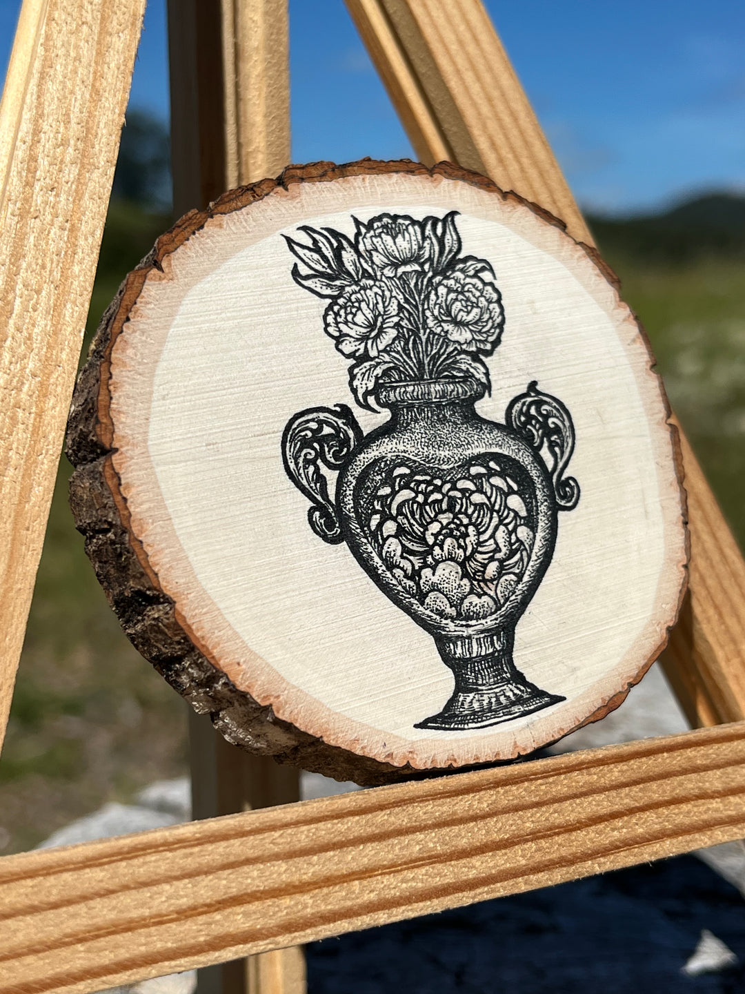 Sonz Aurelio - Wood Ring Vase Bouquet