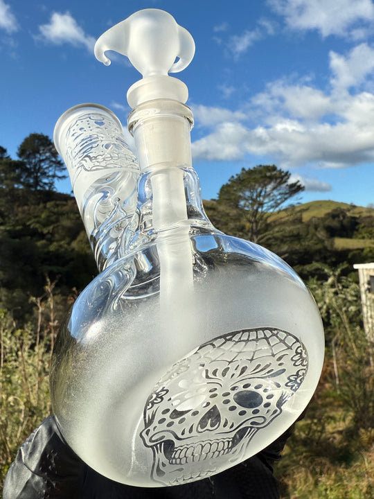 The Glass Bandit Beaker With Stem - Clear/Blasted/Gold Fumed
