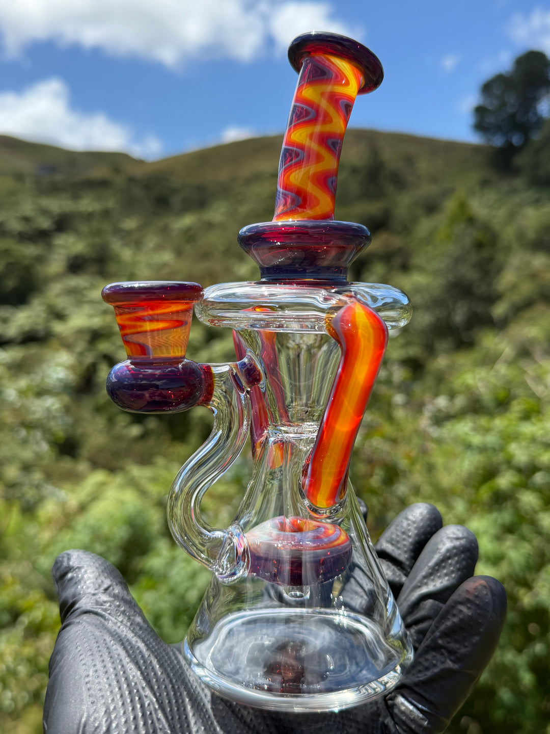 Uzzi Glass Wigwag Donut Recycler - Amber Purple/Amber Purple To Fire