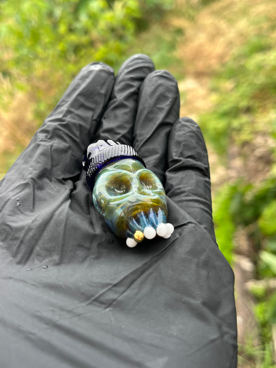 Wyrdglass Skull Beanie Pendant Gold Tooth - Nightshade/Cobalt